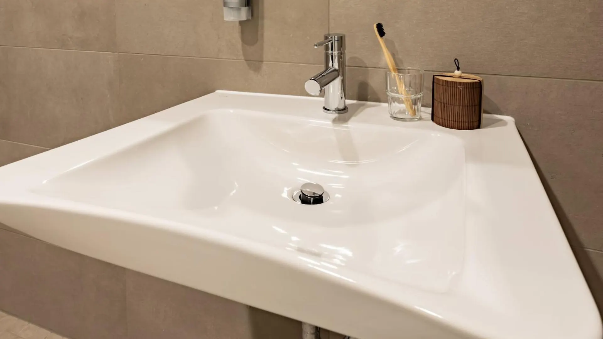****  Garner Hotel Berlin - Spandau By Ihg Německo