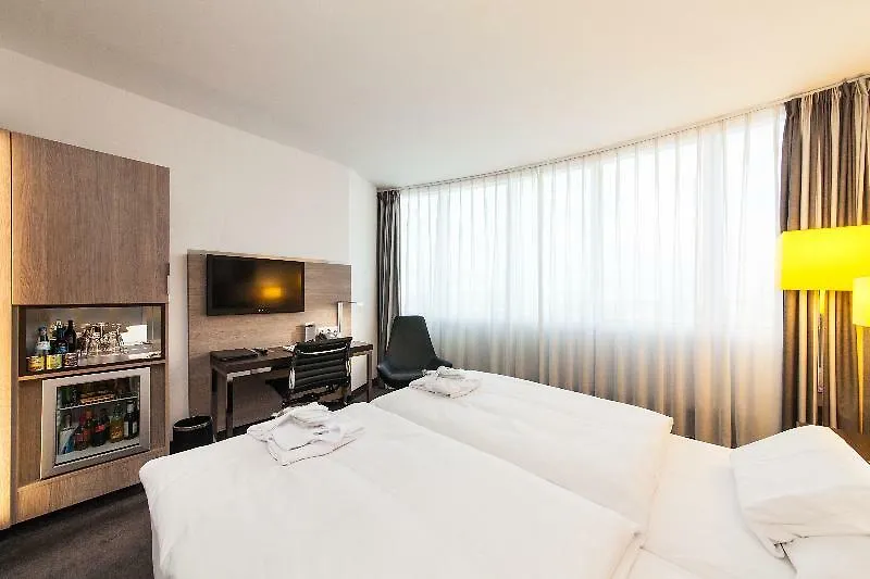 ****  Garner Hotel Berlin - Spandau By Ihg Germania